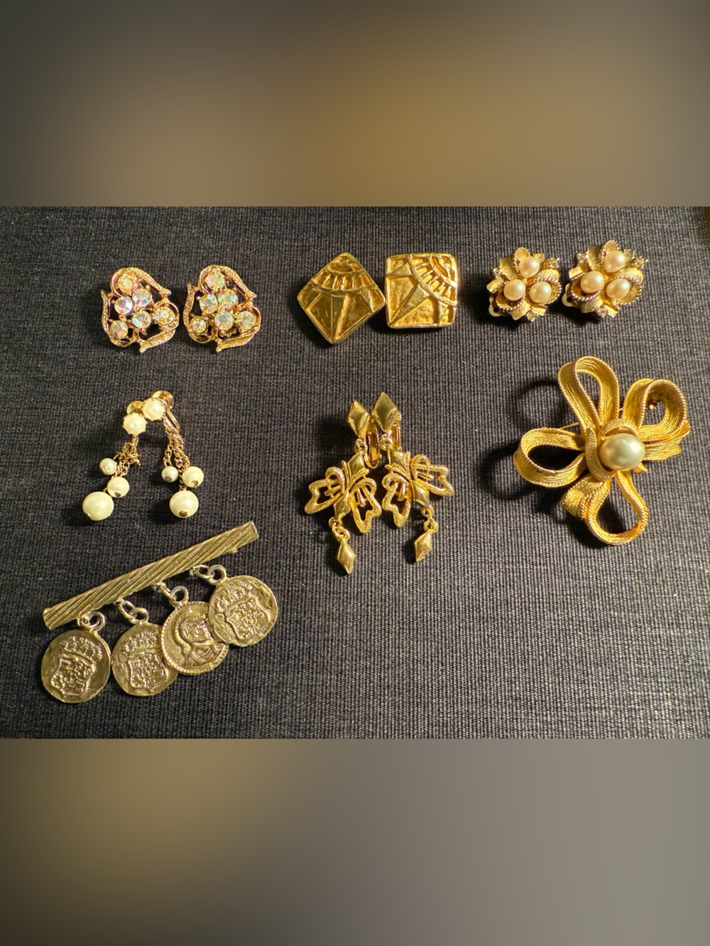 Vintage Gold Tone Earring and Brooch Set
